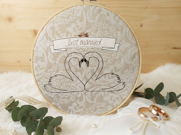 Hochzeitsschwäne - doodle Stickdatei